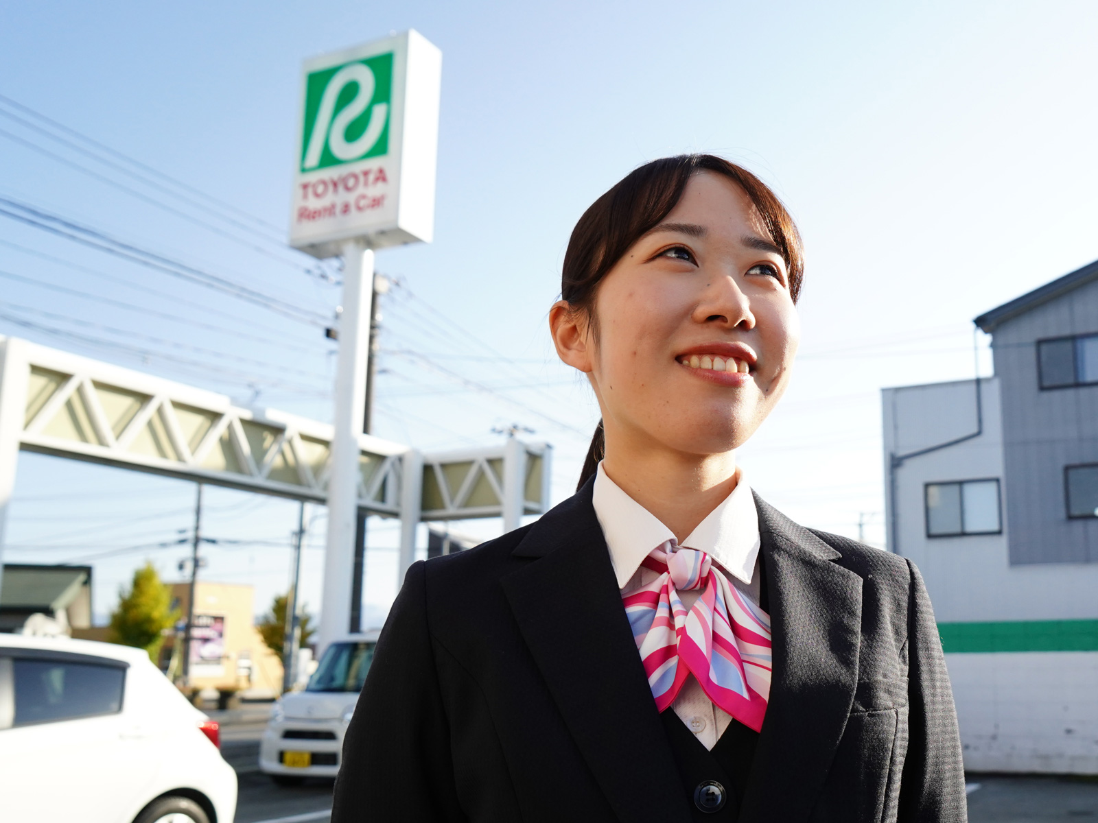 就活生へメッセージ 自分にはどんな仕事が向いてるのか、最初から分かっている人はいないと思います。自分が興味を持っている事はなにか、自分について知ることが就職活動の第一歩です。 周りと比べたりせず、数年後の自分がどうなっていると良いか、ゆっくり考えてみて下さい。そして、最後の学生生活は悔いの無いように思いっきり楽しんで下さい。