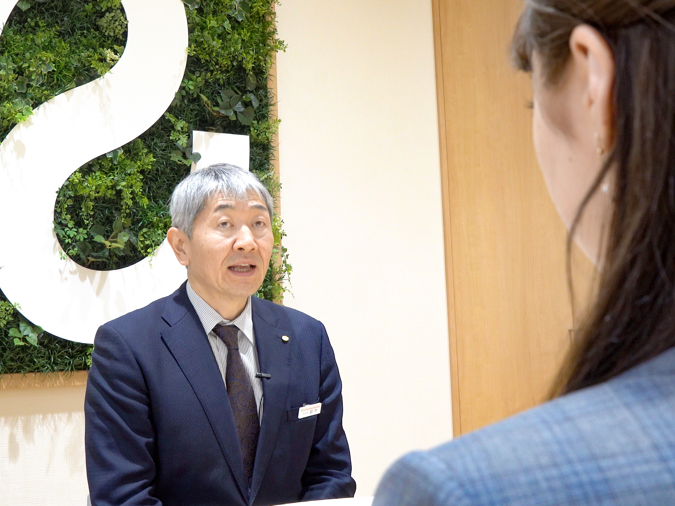 私が就職面接で重視しているのは、「お互いが面接で楽しく会話ができたかどうか」です。それは、お客様応対の機会が多いなかで、緊張していても「笑顔を絶やさずお客様と会話を楽しめること」が重要だと考えているからです。